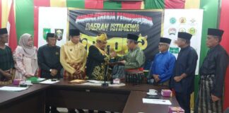 Persebatian Resam Kerajaan Indragiri Dukung Penuh untuk Wujudkan Daerah Istimewa Riau Persebatian Resam Kerajaan Indragiri Dukung Penuh untuk Wujudkan Daerah Istimewa Riau