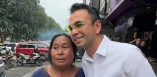 Protes Disebut Dibantu Raffi Ahmad, Ibu Penjual Kacang di Kelapa Gading Klarifikasi Protes Disebut Dibantu Raffi Ahmad, Ibu Penjual Kacang di Kelapa Gading Klarifikasi