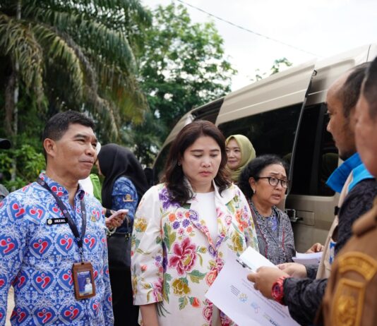Rombongan Seruni Kabinet Merah Putih Tinjau Sejumlah Lokasi di Pekanbaru Rombongan Seruni Kabinet Merah Putih Tinjau Sejumlah Lokasi di Pekanbaru