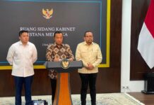 Istana Bicara Nasib MBG Usai Dadan Hindayana Dicopot dari Kepala BGN Istana Bicara Nasib MBG Usai Dadan Hindayana Dicopot dari Kepala BGN